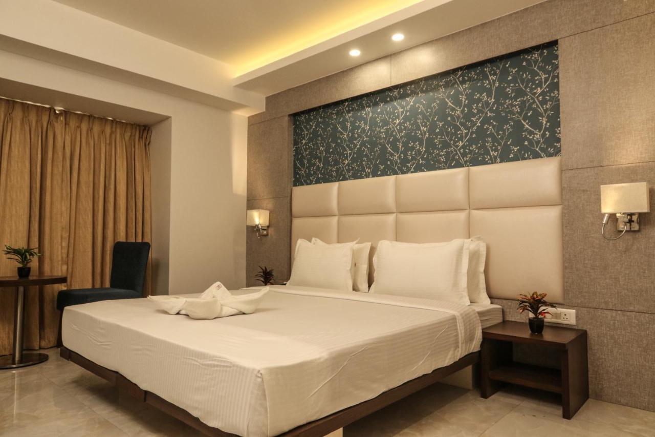 Hotel The Grand Āsansol Esterno foto