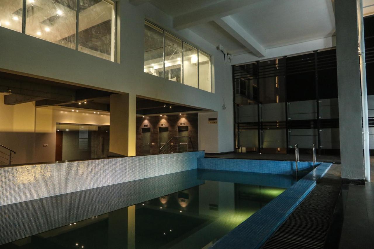 Hotel The Grand Āsansol Esterno foto